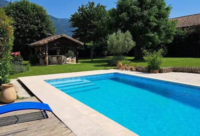 Aamiaismajoitus (B&B) Chambre D Hôte De Reymure