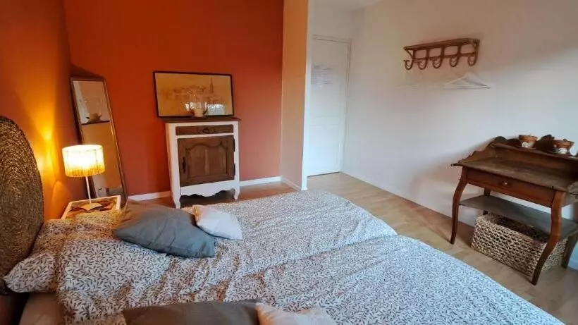 Aamiaismajoitus (B&B) Chambre D Hôte De Reymure