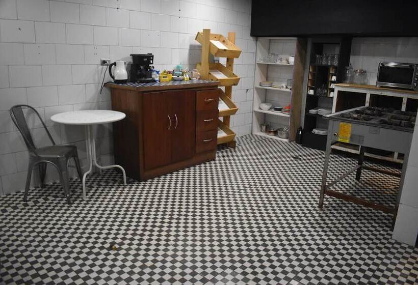 تختخواب و صبحانه Estación Hostel