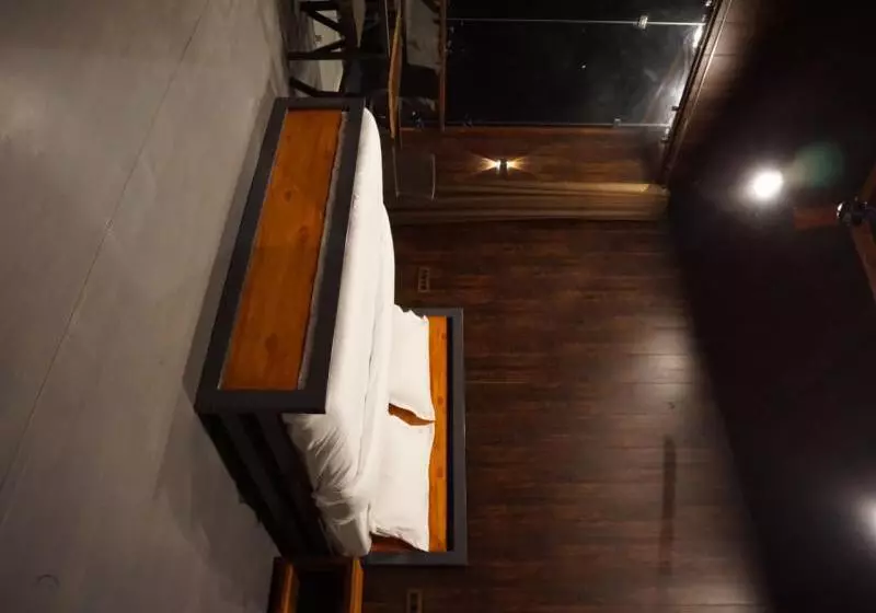 Hotelli Ekaiva Resort