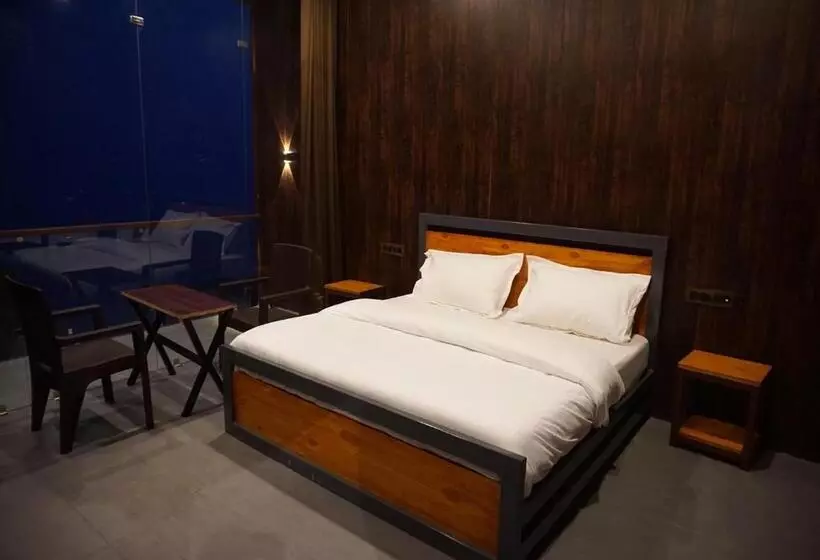 Hotelli Ekaiva Resort