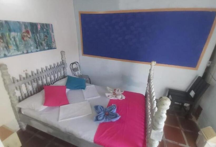 ホテル La Antigua