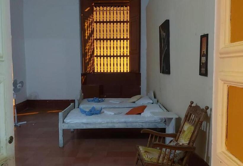 ホテル La Antigua