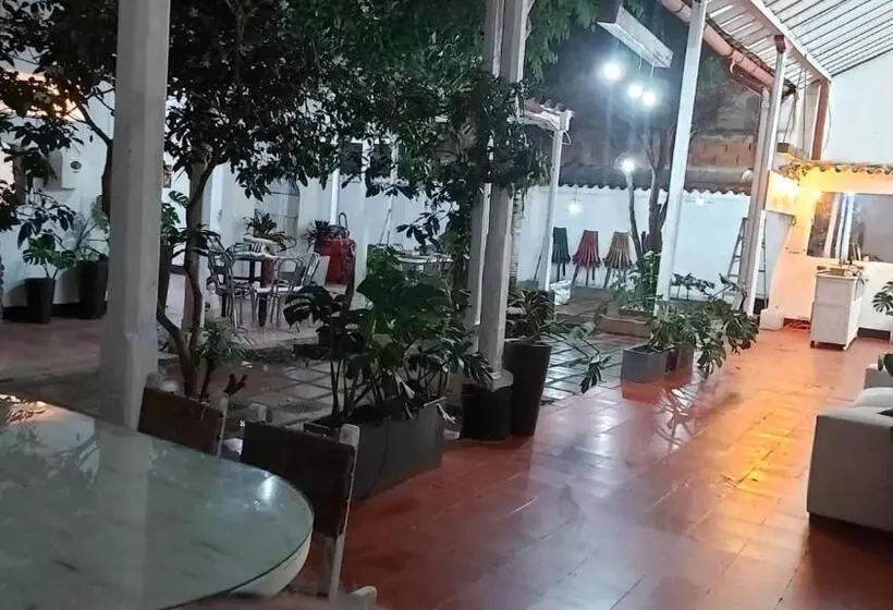 ホテル La Antigua
