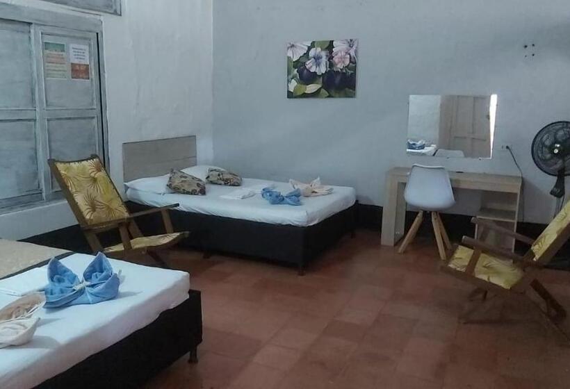 ホテル La Antigua