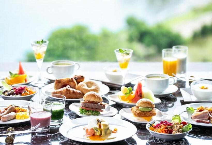 Hotel Mercure Kochi Tosa Resort & Spa