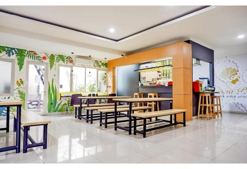 Hotel Oyo 93383 Wisma Kencana Puteri