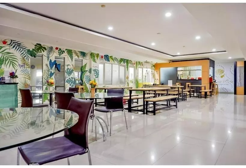 Hotelli Oyo 93383 Wisma Kencana Puteri