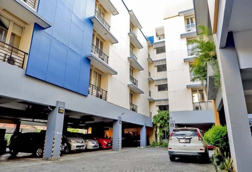 Hotel Oyo 93383 Wisma Kencana Puteri