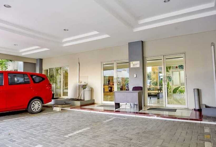 Hotel Oyo 93383 Wisma Kencana Puteri