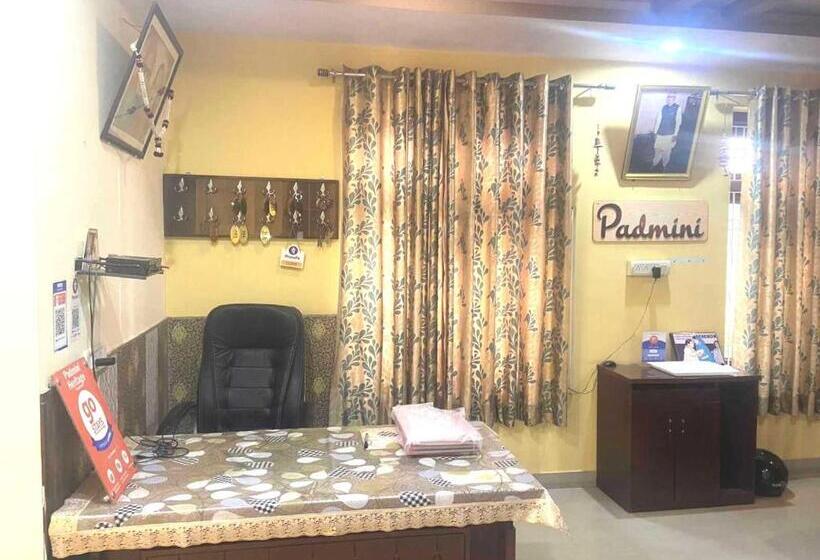 فندق Oyo Padmini Heritage