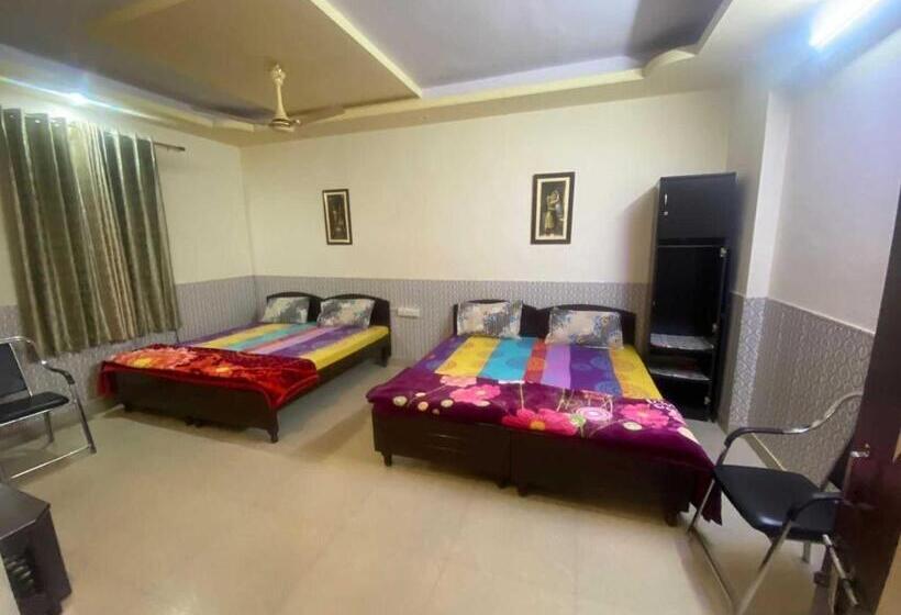 فندق Oyo Padmini Heritage