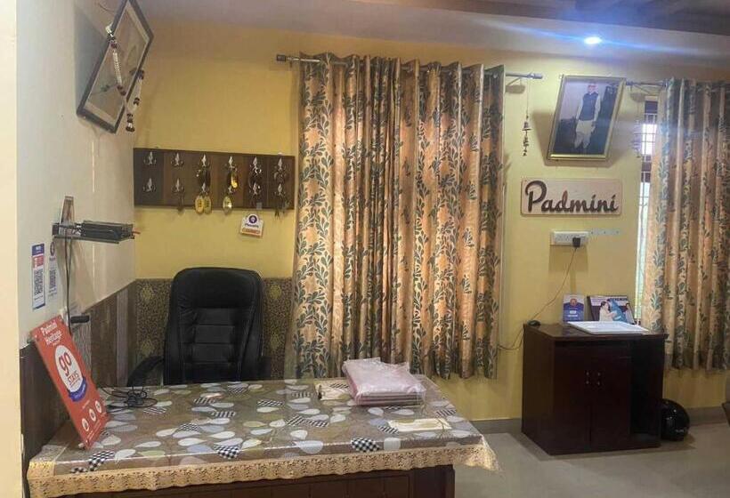 فندق Oyo Padmini Heritage