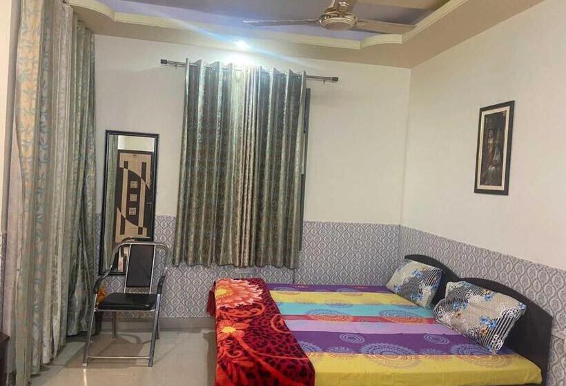 فندق Oyo Padmini Heritage