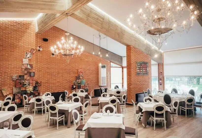 Hotelli Restaurante El Montico