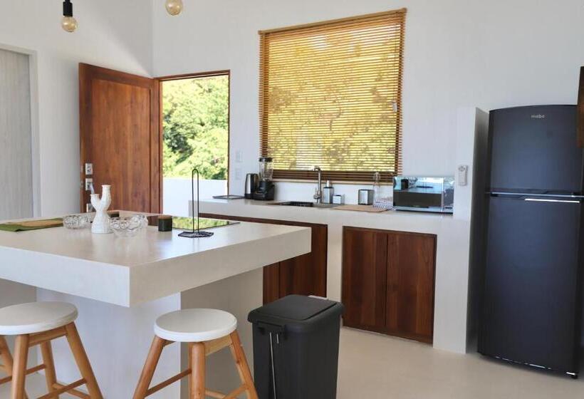 Les Roches   Paradise Retreat