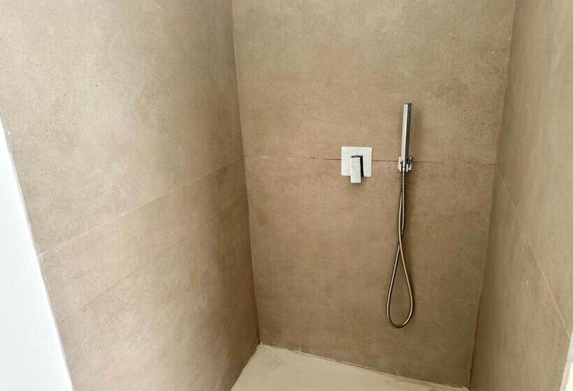 Les Roches   Paradise Retreat