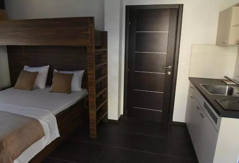 پانسیون Apartmani Sutomore Tri Palme