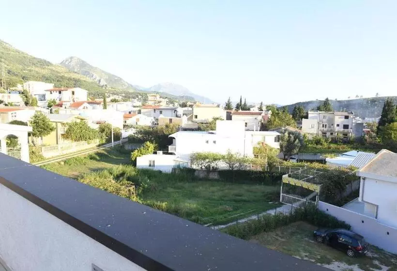 پانسیون Apartmani Sutomore Tri Palme