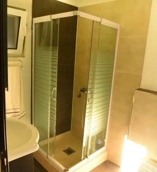 پانسیون Apartmani Sutomore Tri Palme