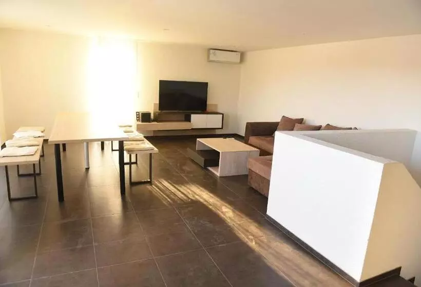 پانسیون Apartmani Sutomore Tri Palme