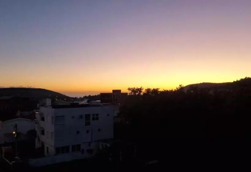 پانسیون Apartmani Sutomore Tri Palme
