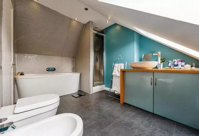 Majatalo Archway House