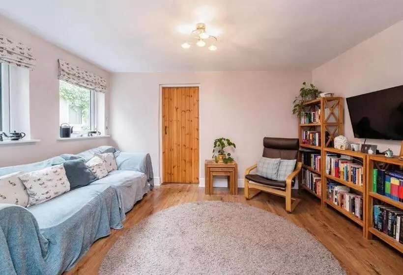 Majatalo Archway House