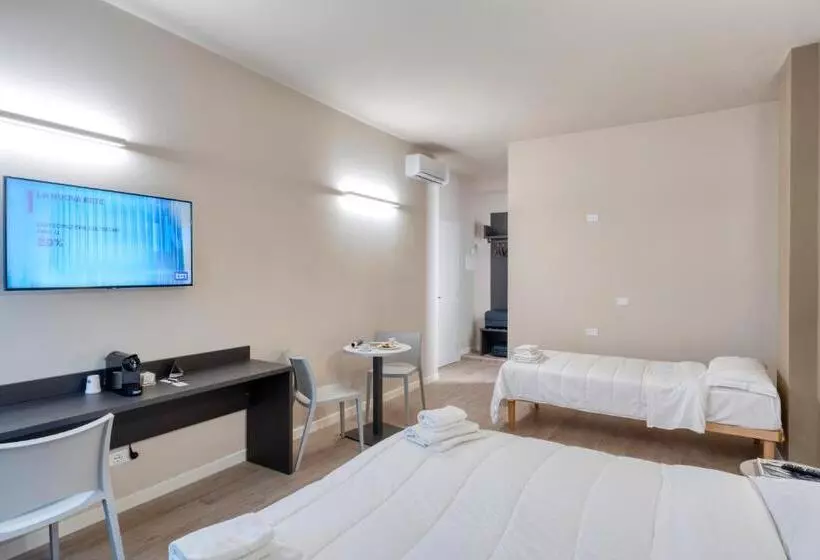 پانسیون Astoria Comfort Rooms