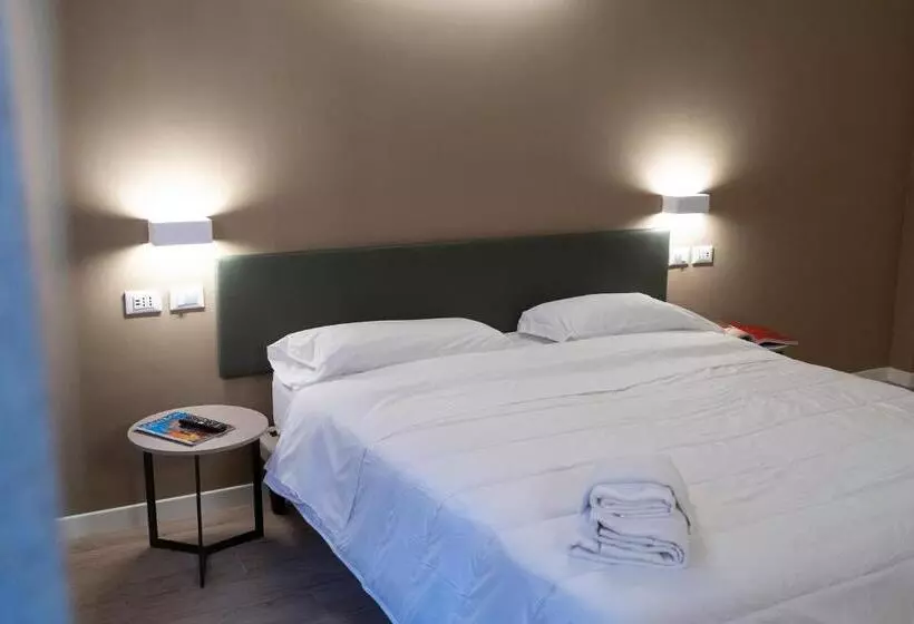 پانسیون Astoria Comfort Rooms