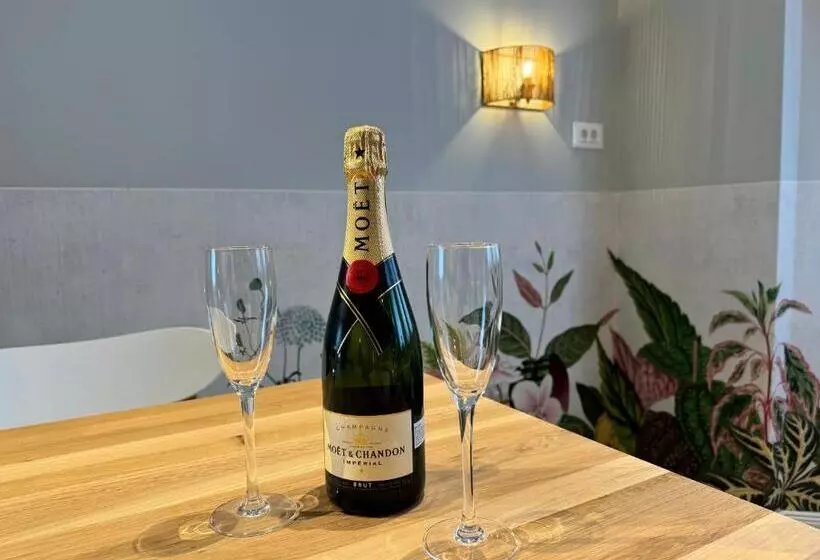 ペンション Epic Vila Brașov, Cristian