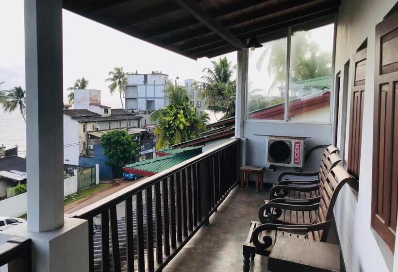 بنسيون Mira House