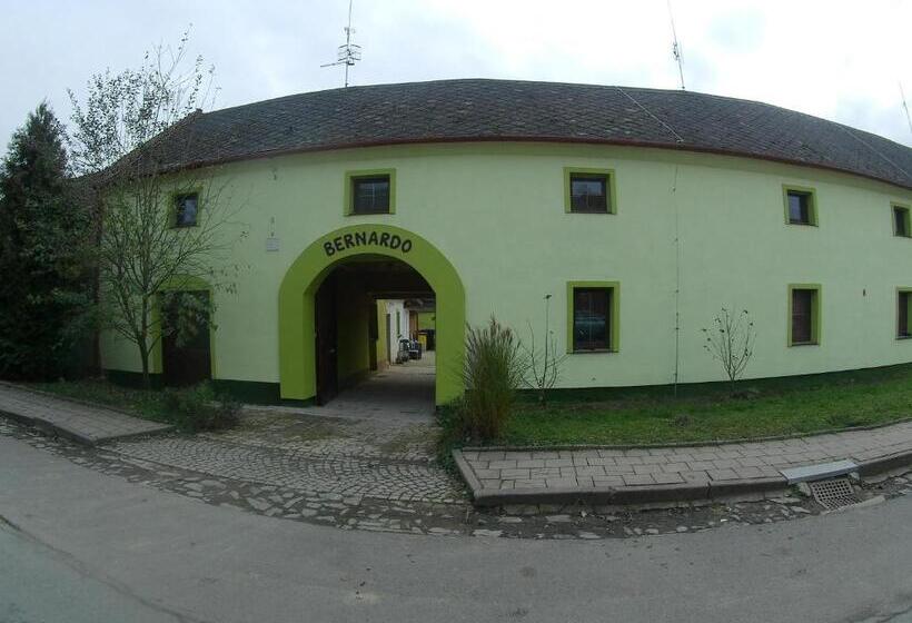 膳宿费 Penzion Bernardo