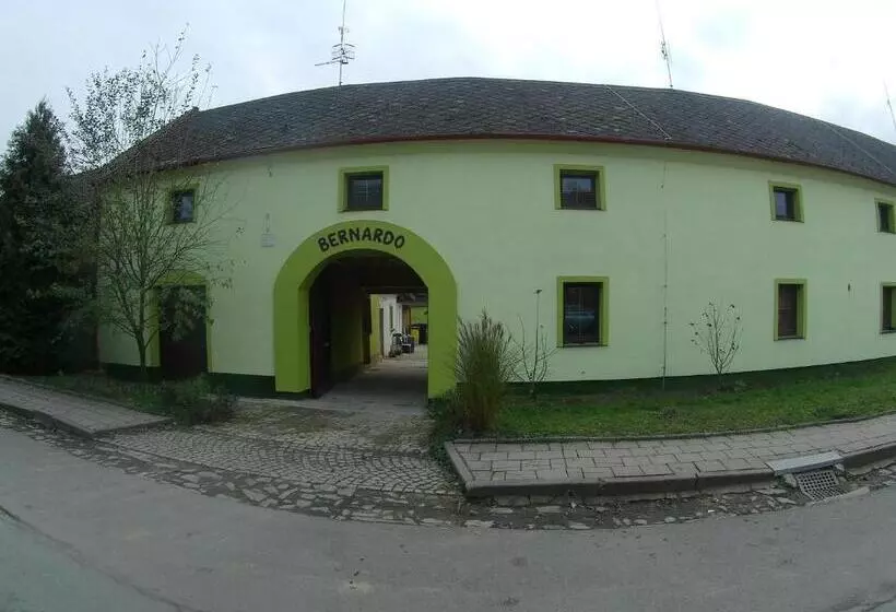 ペンション Penzion Bernardo