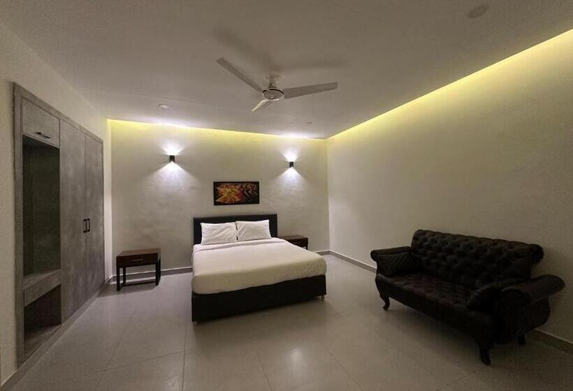 پانسیون The Garden