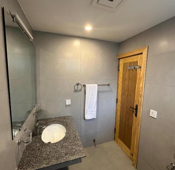 پانسیون The Garden