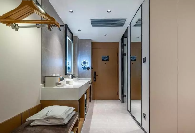 Atour Hotel Zhoushan Putuo Banshengdong Wharf