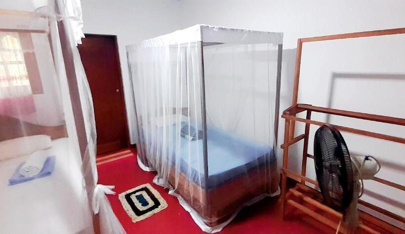 مبيت وإفطار Bamboo Home Stay Hiriketiya