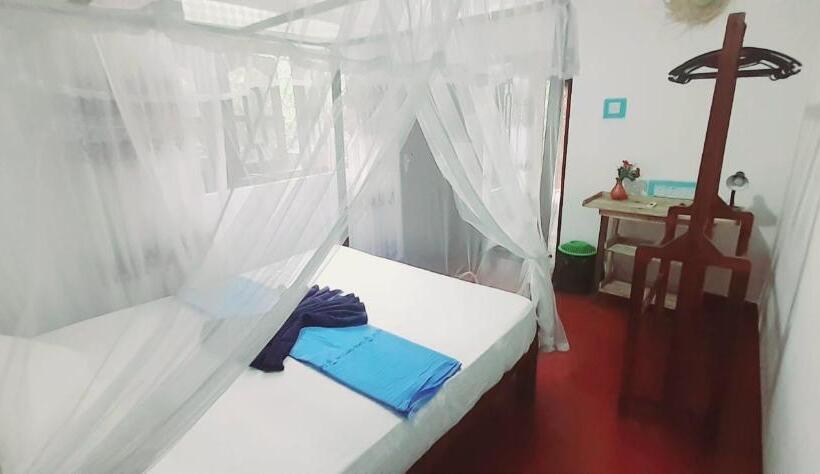 مبيت وإفطار Bamboo Home Stay Hiriketiya