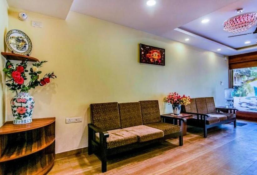 Hotel Candolim Grande By The Four Season , Goa