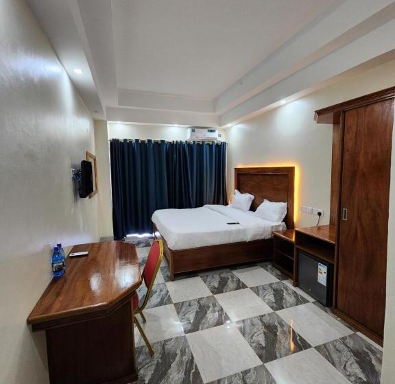 هتل Pulickal Heights