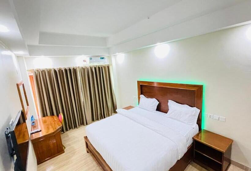 هتل Pulickal Heights