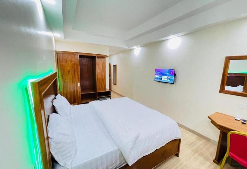 هتل Pulickal Heights