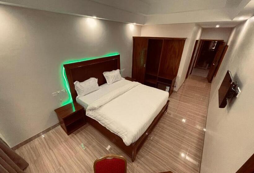 هتل Pulickal Heights