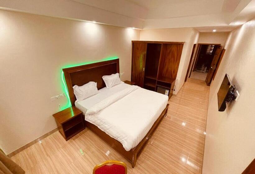 هتل Pulickal Heights