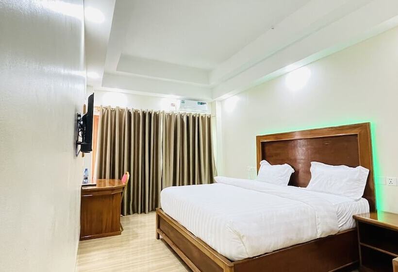 هتل Pulickal Heights