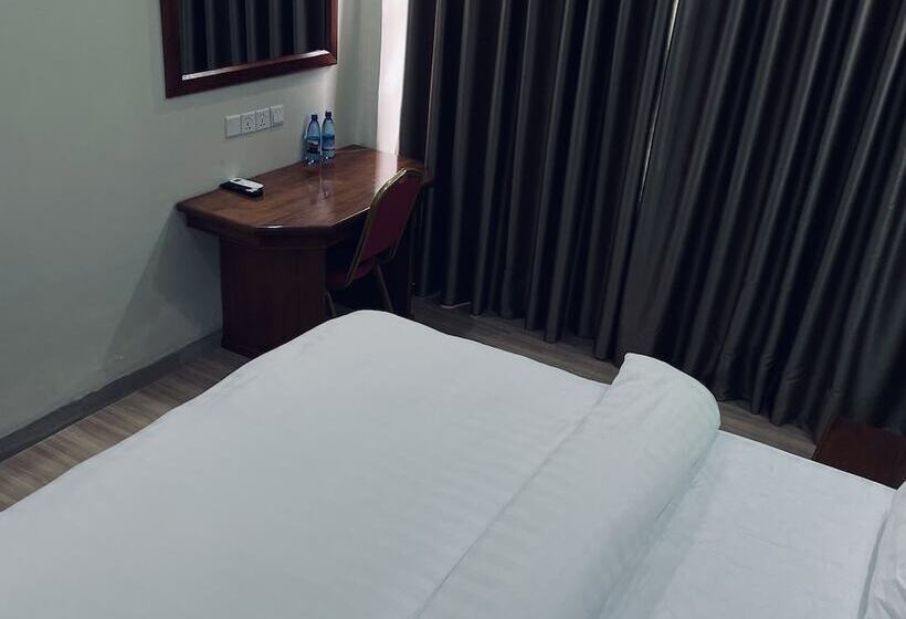 هتل Pulickal Heights