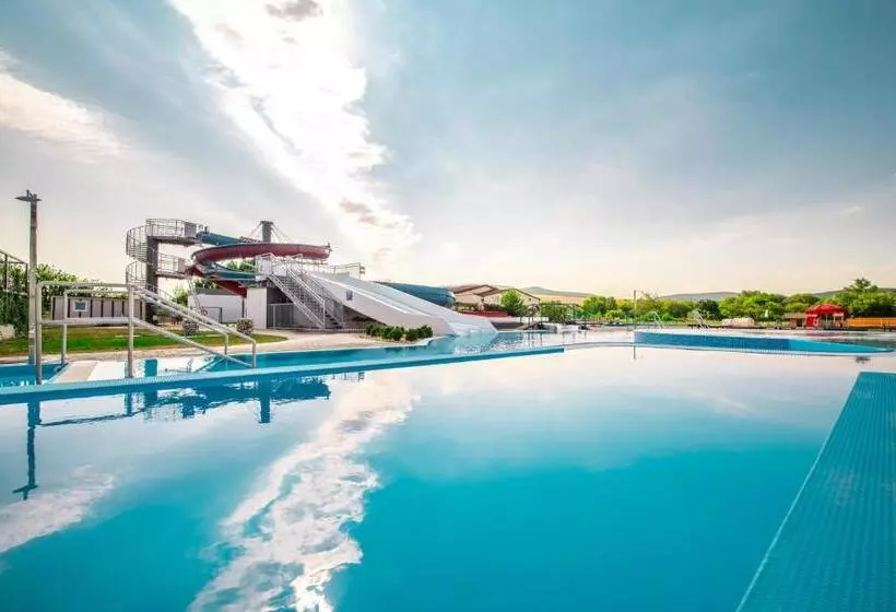 Hotelli Termály Malé Bielice