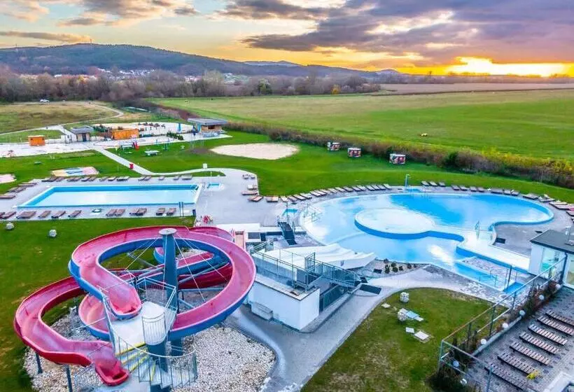 Hotelli Termály Malé Bielice