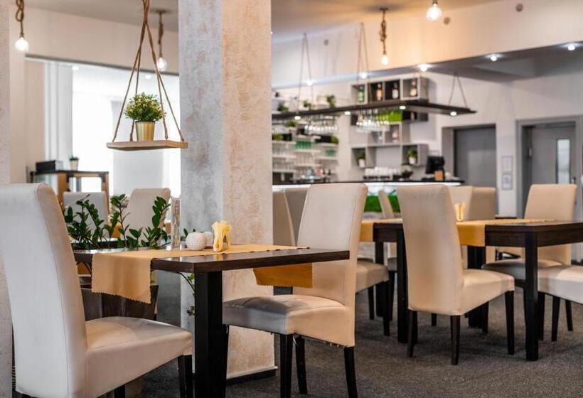 酒店 Termály Malé Bielice